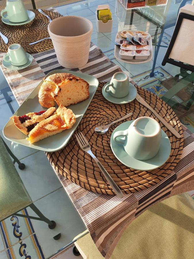 Bed and Breakfast La Finestra Sul Mare Искья Экстерьер фото