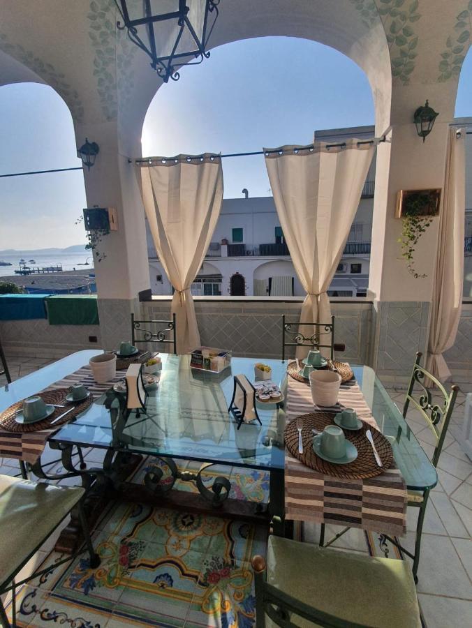 Bed and Breakfast La Finestra Sul Mare Искья Экстерьер фото