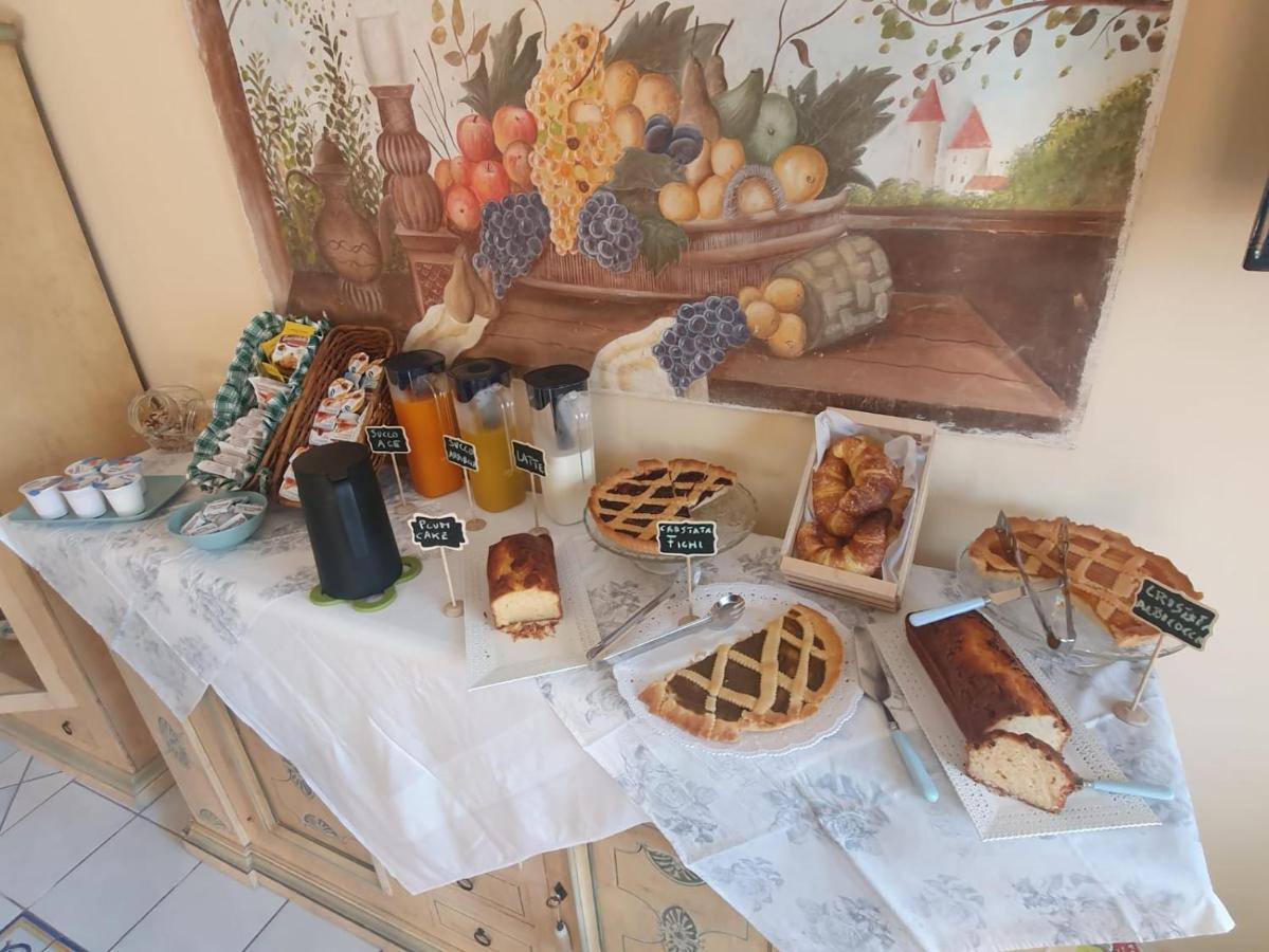 Bed and Breakfast La Finestra Sul Mare Искья Экстерьер фото