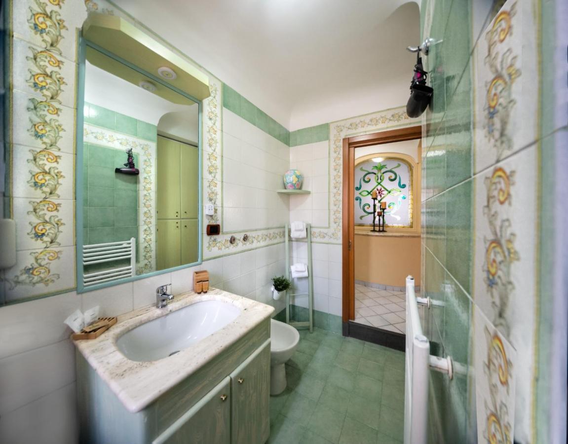 Bed and Breakfast La Finestra Sul Mare Искья Экстерьер фото